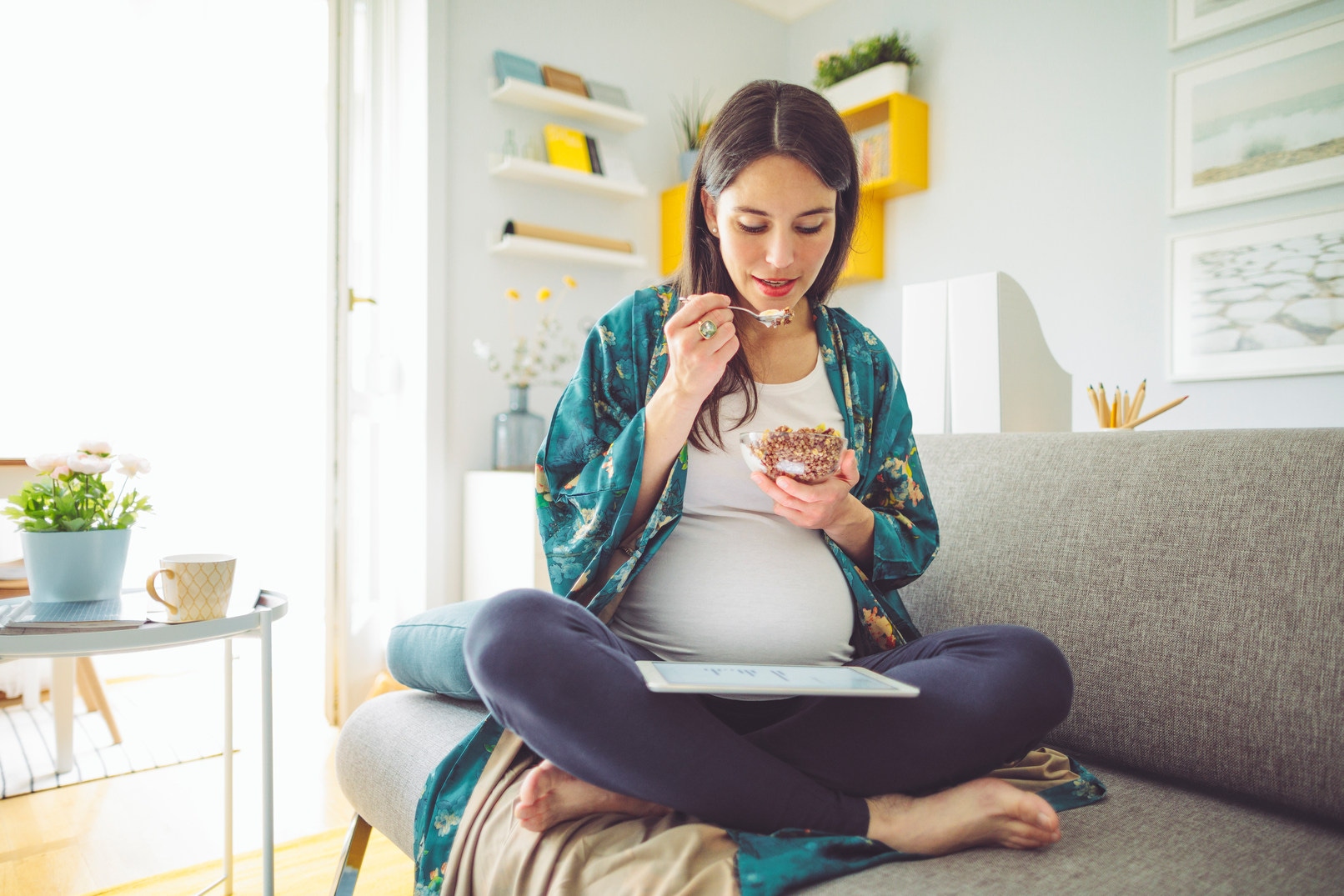 Las gestantes pueden preguntar qué alimentos tienen permitidos y cuáles deben evitar 