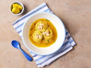 Fideos en salsa de zapallo y pollo con Nestum®