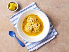 Fideos en salsa de zapallo y pollo con Nestum®
