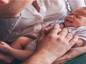 Descubre por qué lloran los bebés