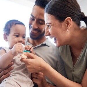 Conoce como ya no ser una mamá guardiana Padres con su hijo