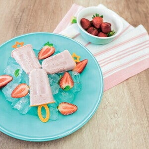 Mini paletas de fresa con Nestum® Mini paletas de fresa con Nestum®