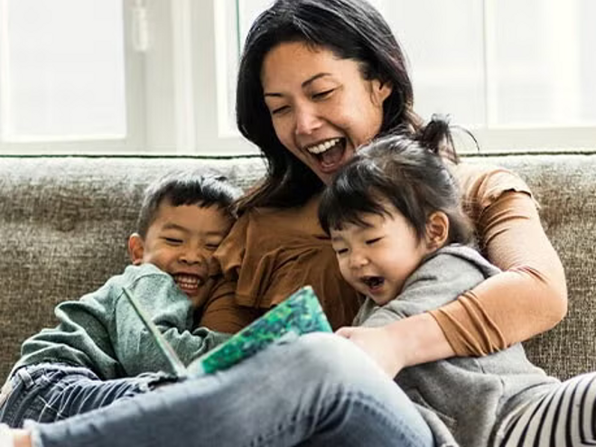 El aprendizaje es un viaje de crecimiento continuo, y tú eres el mejor guía para tu hijo. Al comprender sus estrategias y estilos de aprendizaje, puedes fortalecer su autonomía y su seguridad. Descubre cómo apoyarlo en este proceso.