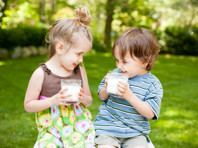 Incluye lácteos en la alimentación de los niños para favorecer su desarrollo Los lácteos son fundamentales para los niños