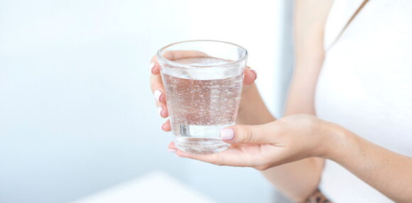 Beber agua ayuda a la recuperación postparto Beber agua ayuda a la recuperación postparto